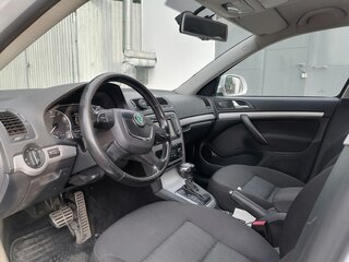 2012 Skoda Octavia II (A5) Рестайлинг, серебристый, 795000 рублей, вид 4