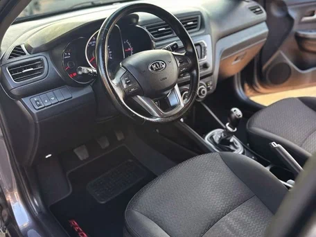 2014 Kia Rio III, серый, 1100000 рублей, вид 4