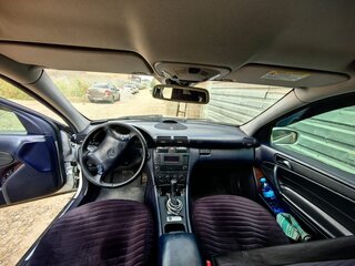 2004 Mercedes-Benz C-Класс 180 II (W203), серебристый, 600000 рублей, вид 3