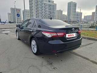 2021 Toyota Camry VIII (XV70), чёрный, 4250000 рублей, вид 3