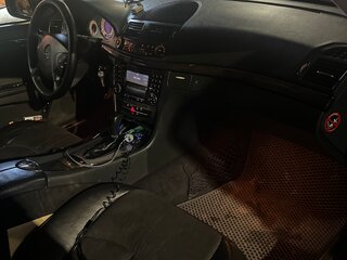 2003 Mercedes-Benz E-Класс 220 III (W211, S211), чёрный, 700000 рублей, вид 5