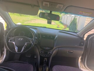 2015 Hyundai Accent IV, серебристый, 910000 рублей, вид 4