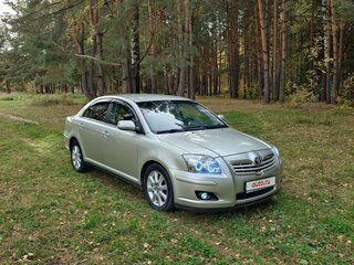 2008 Toyota Avensis II Рестайлинг, серебристый, 750000 рублей, вид 1