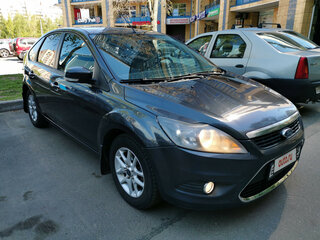 2010 Ford Focus II Рестайлинг, серый, 700000 рублей, вид 3