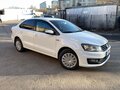 2018 Volkswagen Polo V Рестайлинг, белый, 1300000 рублей - вид 3