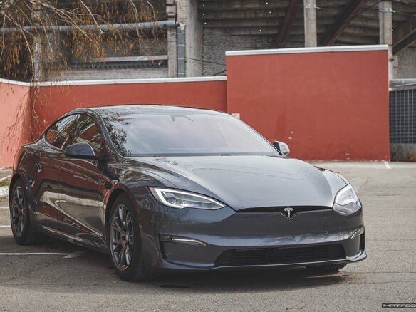 2021 Tesla Model S Plaid I Рестайлинг 2, серый, 7999000 рублей - вид 6