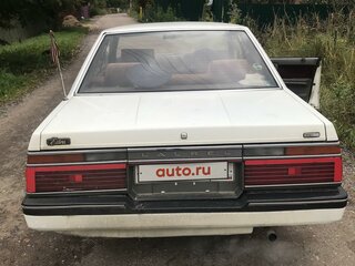 1985 Nissan Laurel V (C32), белый, 605000 рублей, вид 2
