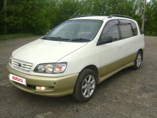1997 Toyota Ipsum I (M10), белый, 519000 рублей, вид 2