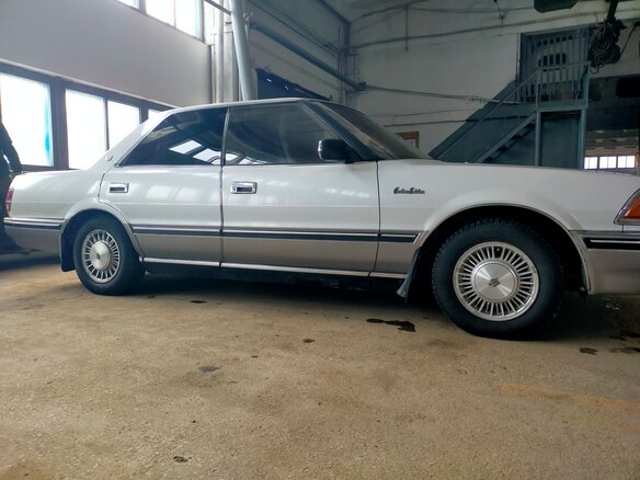 1988 Toyota Crown VIII (S130), серый, 700000 рублей - вид 14