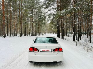 2011 Honda Civic VIII Рестайлинг, белый, 1000000 рублей, вид 5