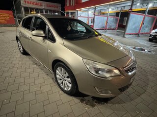 2011 Opel Astra J, бежевый, 860000 рублей, вид 2