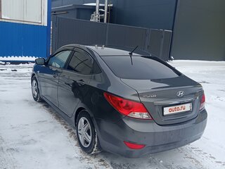 2011 Hyundai Solaris I, серебристый, 745000 рублей, вид 3