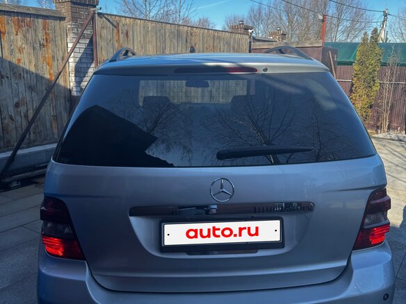 2005 Mercedes-Benz M-Класс 350 II (W164), серебристый, 1000000 рублей - вид 2