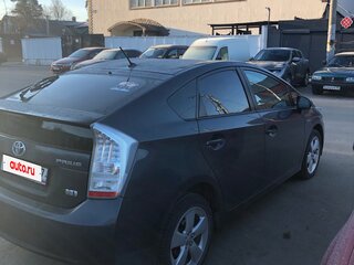 2011 Toyota Prius III (XW30), серый, 1150000 рублей, вид 2
