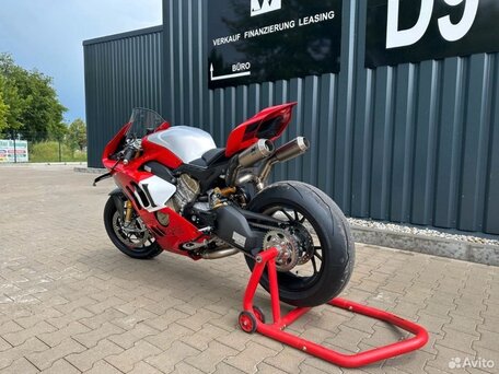 2023 Ducati Panigale V4, красный, 5000000 рублей, вид 2