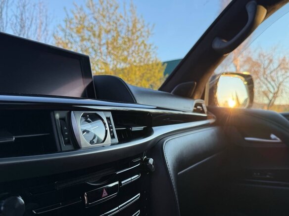 2018 Lexus LX 570 III Рестайлинг 2, белый, 9800000 рублей - вид 14