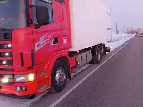 2003 Scania 4-Series, красный, 6700000 рублей, вид 1