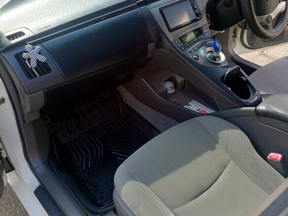 2011 Toyota Prius III (XW30), белый, 900000 рублей - вид 14