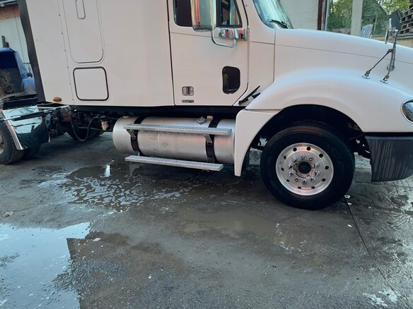 2003 Freightliner Columbia, белый, 3500000 рублей - вид 15