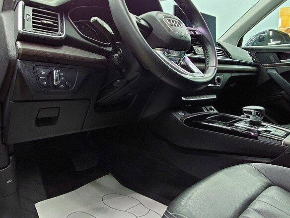 2020 Audi Q5 45 TFSI II (FY) Рестайлинг, серый, 4755000 рублей - вид 5