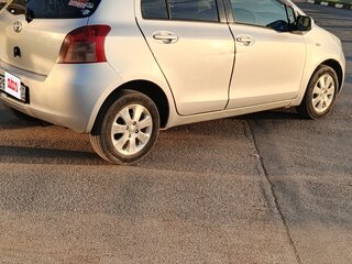 2007 Toyota Vitz II (XP90), серебристый, 500000 рублей, вид 3