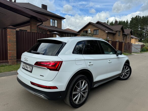 2021 Audi Q5 45 TFSI II (FY) Рестайлинг, белый - вид 10
