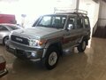 2016 Toyota Land Cruiser 76 70 Series Рестайлинг 1, серебристый - вид 2