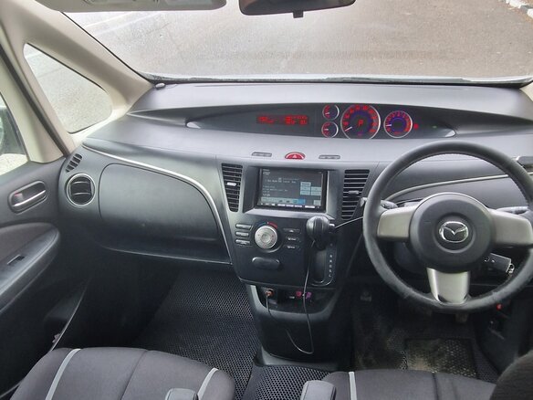 2010 Mazda Biante, серый, 1350000 рублей - вид 18