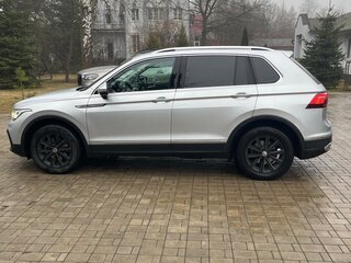 2022 Volkswagen Tiguan II Рестайлинг, серебристый, 5300000 рублей, вид 5