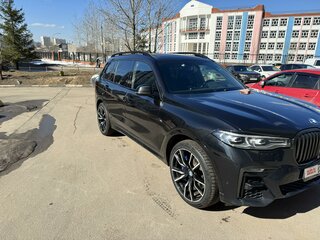 2020 BMW X7 40i I (G07), чёрный, 6000000 рублей, вид 2
