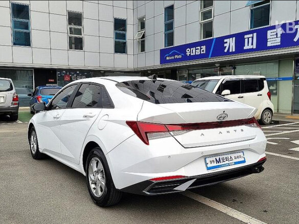 2023 Hyundai Avante VII, белый - вид 4