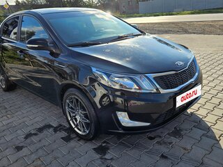 2012 Kia Rio 5-speed III, чёрный, 800000 рублей, вид 2