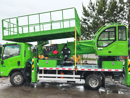 2026 Isuzu Elf (N-series), зелёный, 7420955 рублей, вид 2