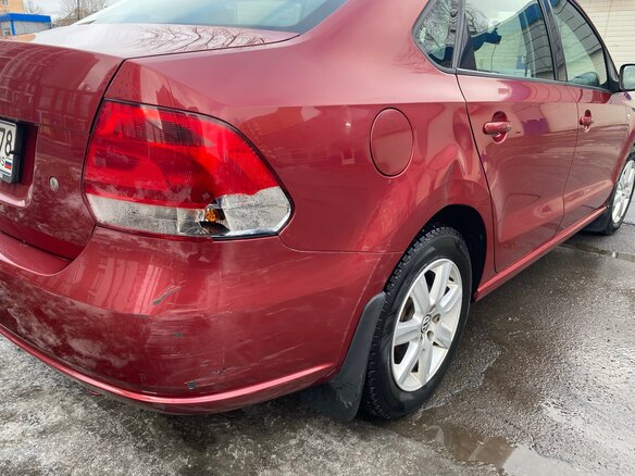 2013 Volkswagen Polo V, красный, 700000 рублей - вид 4