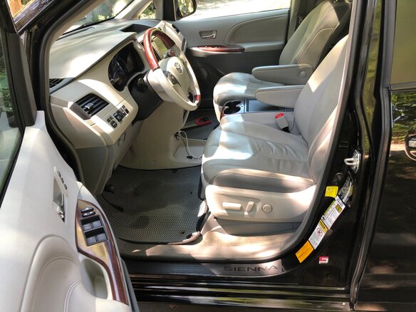 2012 Toyota Sienna III, чёрный, 2535000 рублей - вид 21