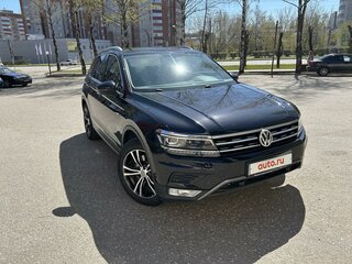 2017 Volkswagen Tiguan II, чёрный, 2300000 рублей, вид 2