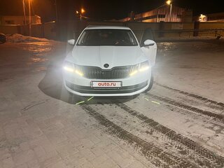 2018 Skoda Octavia III (A7) Рестайлинг, белый, 1155000 рублей, вид 3