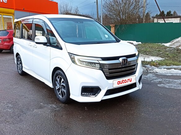 2018 Honda Stepwgn Spada V Рестайлинг, белый, 2390000 рублей - вид 2