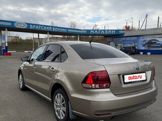 2016 Volkswagen Polo V Рестайлинг, бежевый, 900000 рублей, вид 4