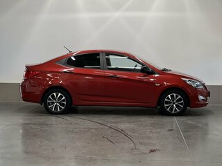 2015 Hyundai Solaris I Рестайлинг, красный, 750000 рублей, вид 3
