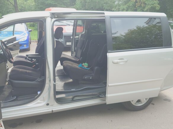 2011 Dodge Caravan Grand V, серый, 1349999 рублей - вид 17