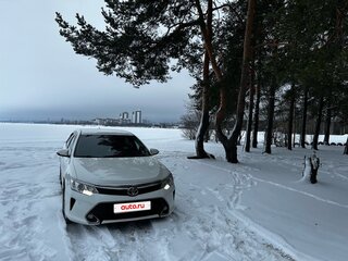 2017 Toyota Camry VII (XV50) Рестайлинг, белый, 1950000 рублей, вид 2