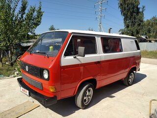 1986 Volkswagen Transporter 4-speed T3, красный, 670000 рублей, вид 1