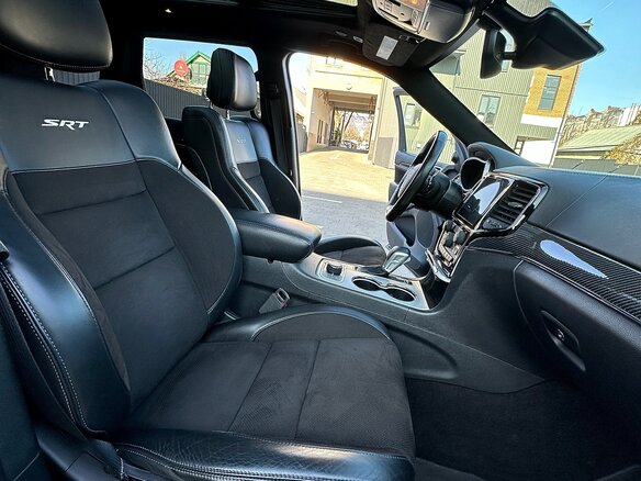 2020 Jeep Grand Cherokee SRT IV (WK2) Рестайлинг, чёрный - вид 9