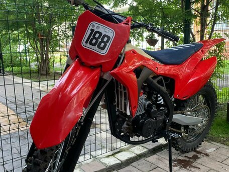 2023 BSE Z6, красный, 180000 рублей, вид 2