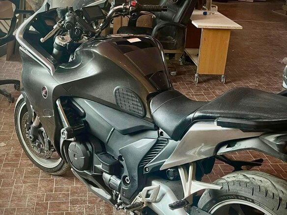 2012 Honda VFR 1200, серый, 750000 рублей - вид 5