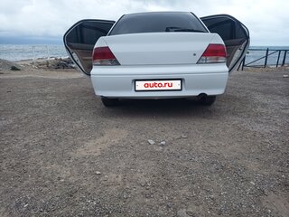 2001 Mitsubishi Lancer Cedia IX, белый, 340000 рублей, вид 4