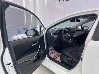 2022 Toyota Corolla XII (E210), белый, 1560000 рублей, вид 5