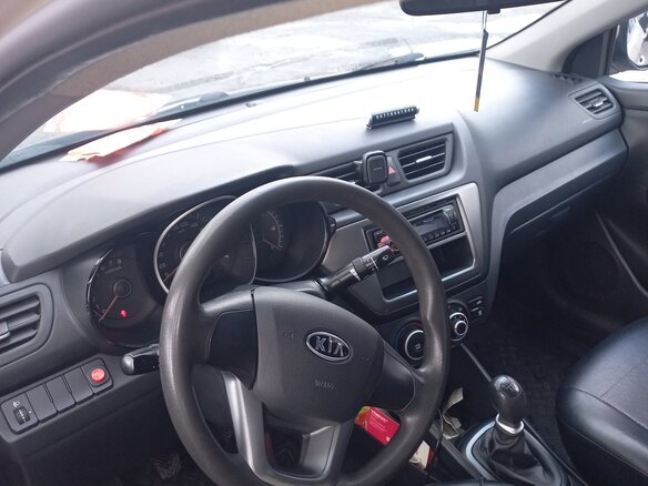 2012 Kia Rio III, бежевый, 750000 рублей - вид 3