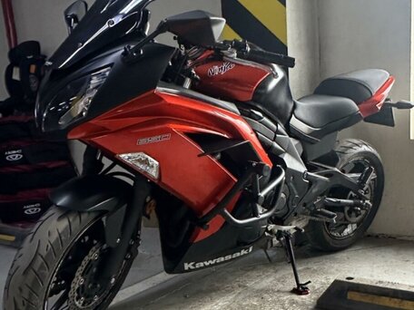 2020 Kawasaki Ninja 650, красный, 647000 рублей, вид 1